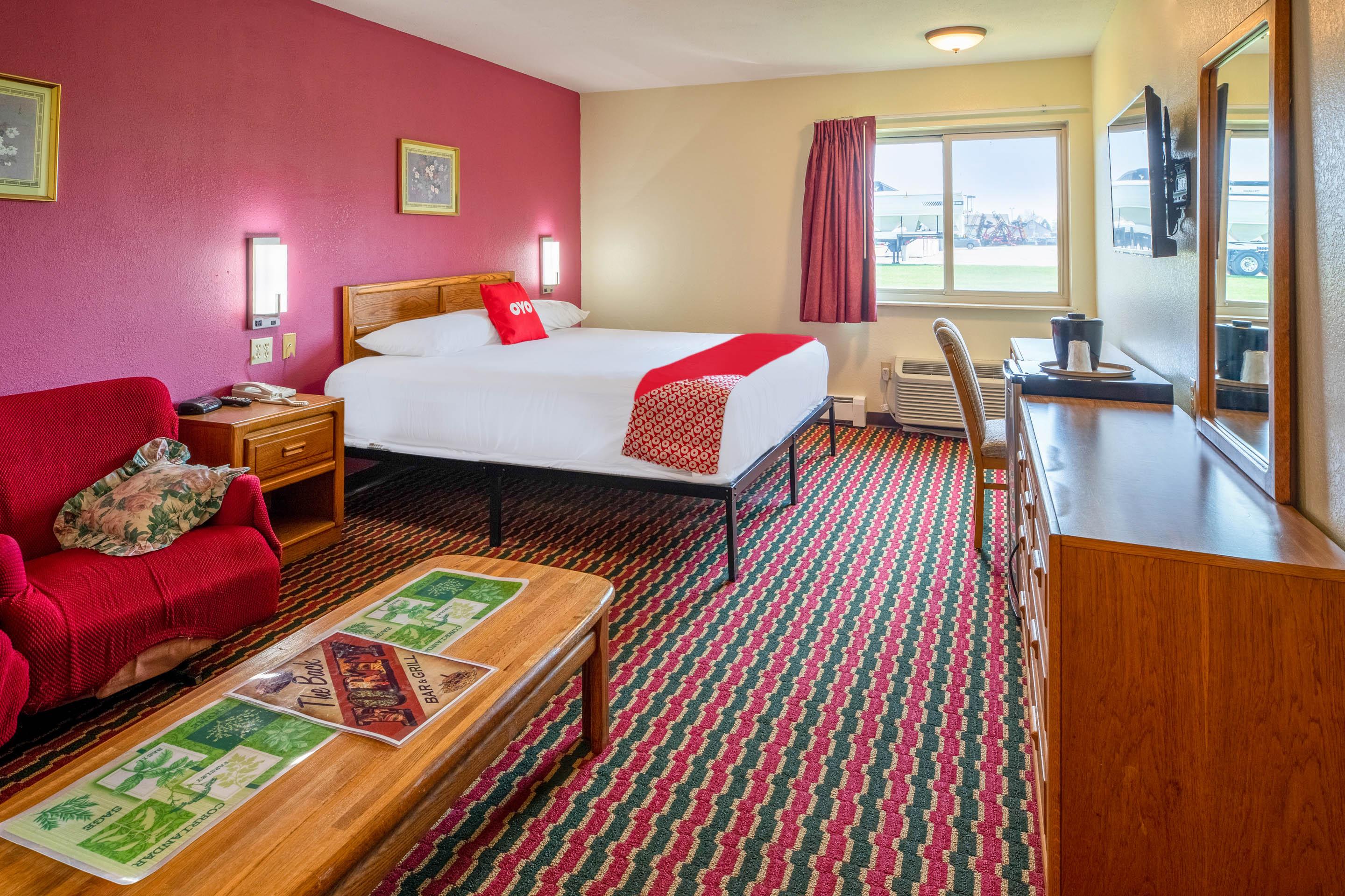 Oyo Hotel Chesaning Route 52 & Hwy 57 Eksteriør bilde