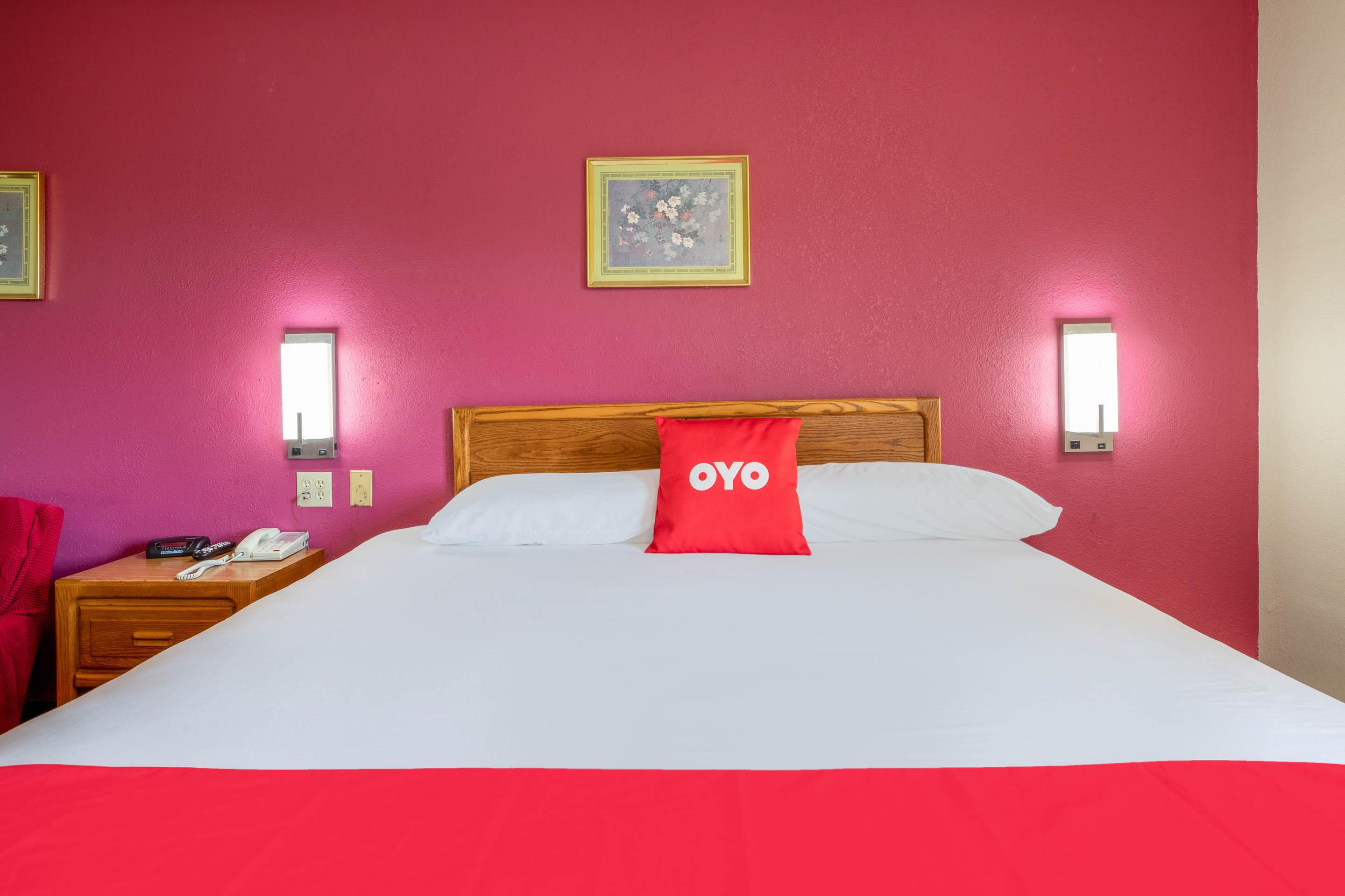 Oyo Hotel Chesaning Route 52 & Hwy 57 Eksteriør bilde