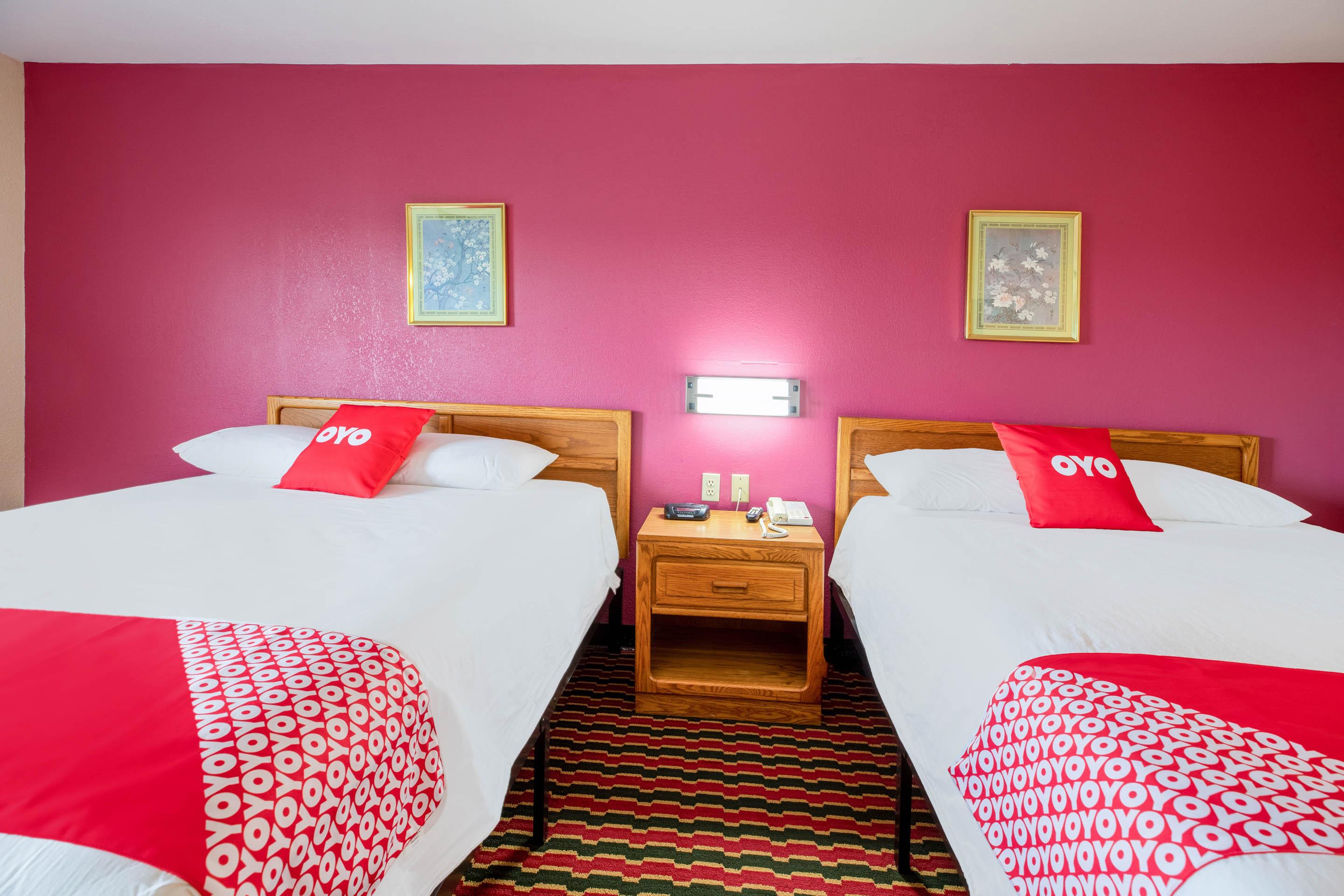 Oyo Hotel Chesaning Route 52 & Hwy 57 Eksteriør bilde