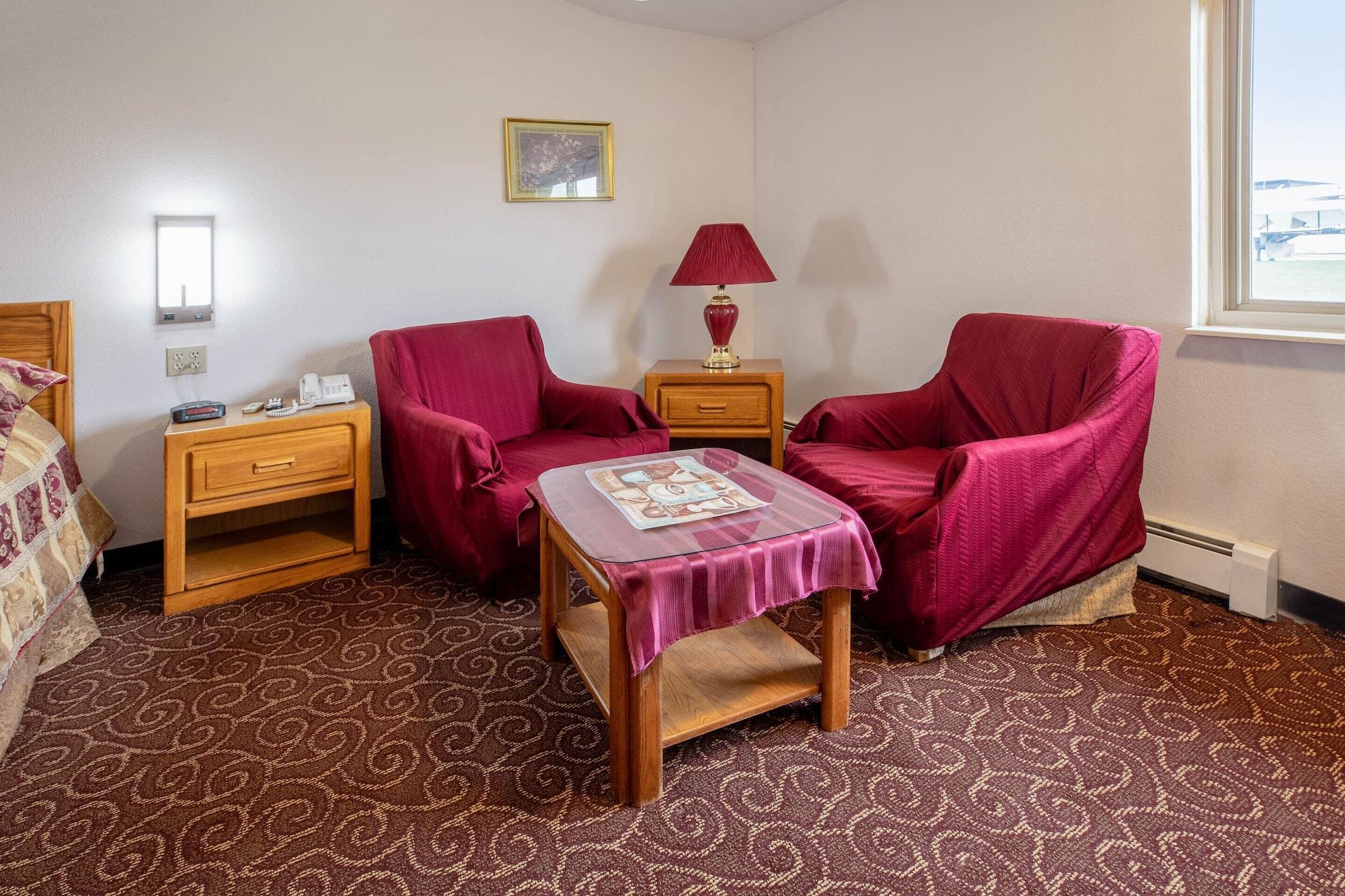 Oyo Hotel Chesaning Route 52 & Hwy 57 Eksteriør bilde