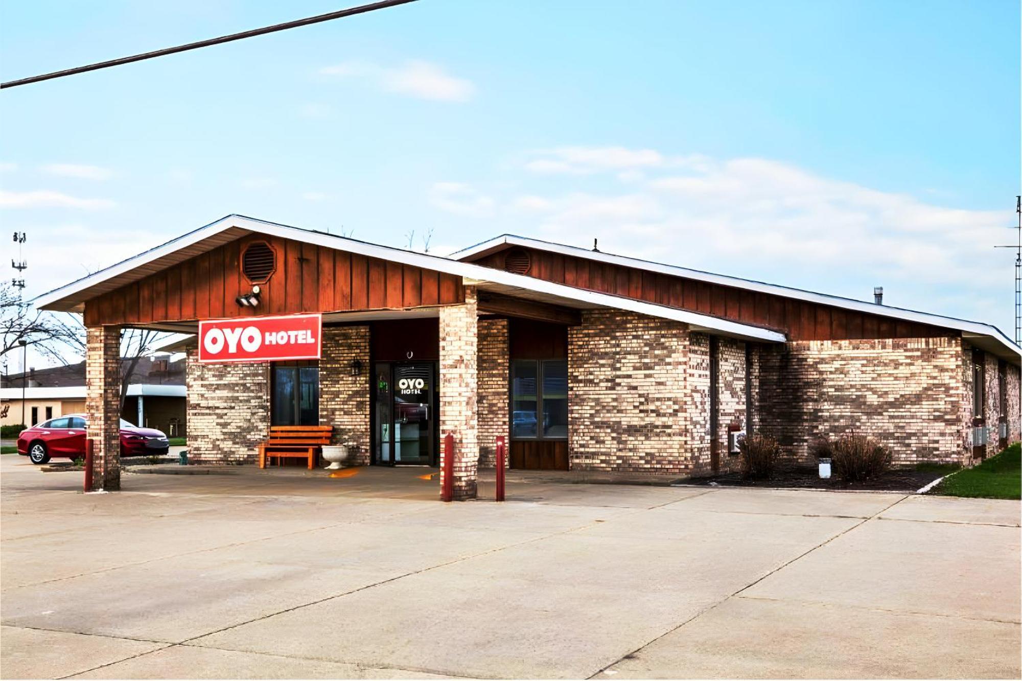 Oyo Hotel Chesaning Route 52 & Hwy 57 Eksteriør bilde